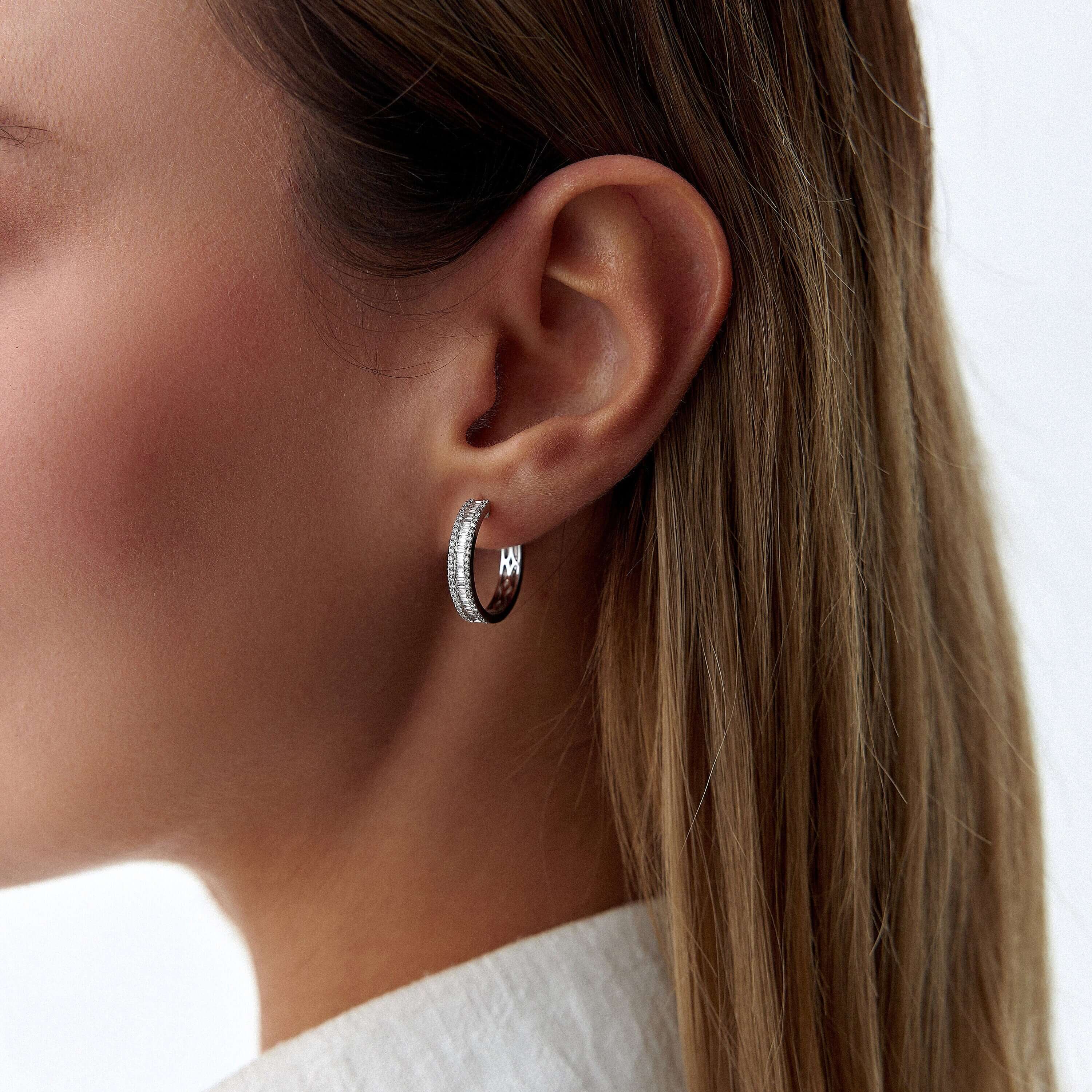 Büyük Baget Pırlanta Halka Küpe