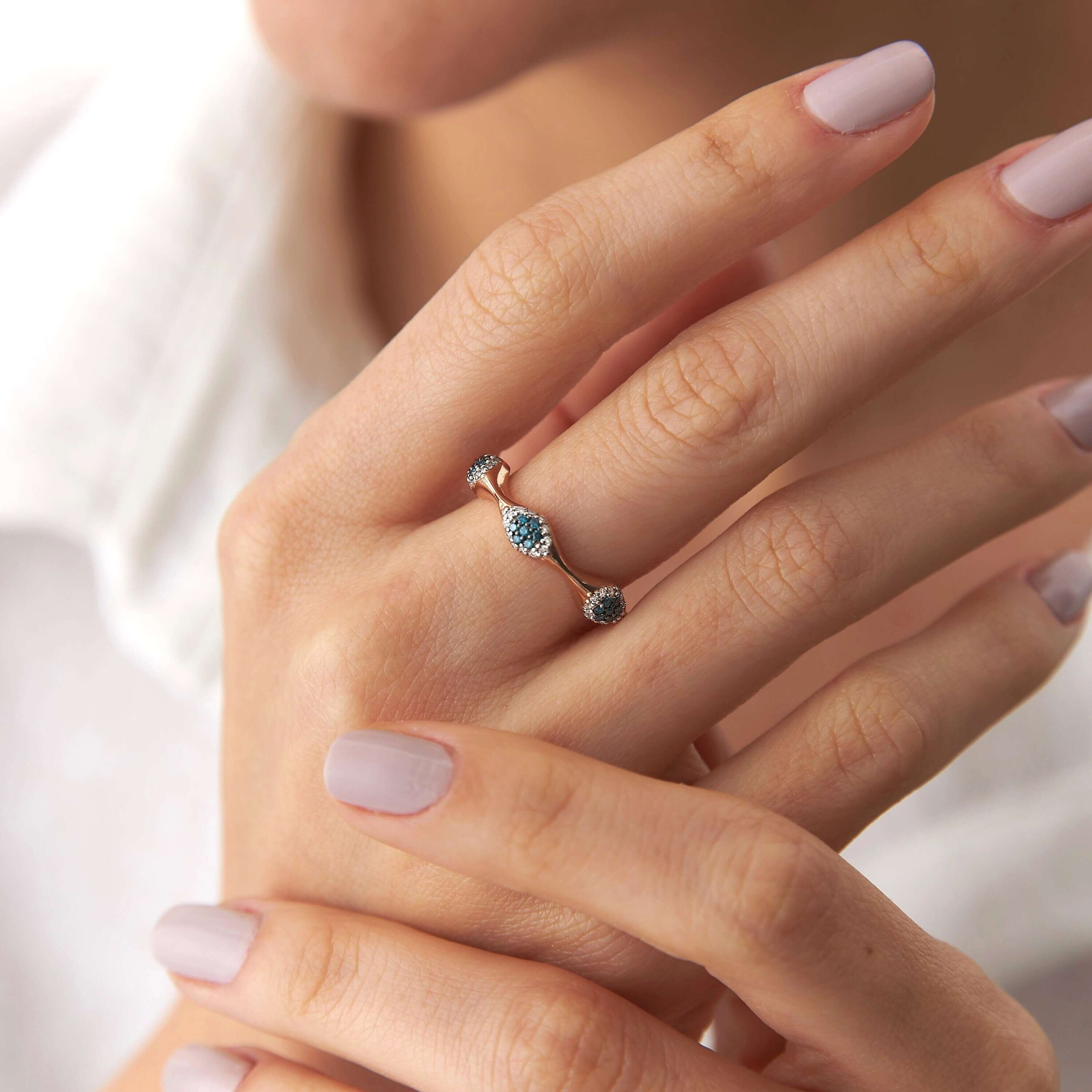 Mavi ve Beyaz Pırlanta 3 Göz Yüzük