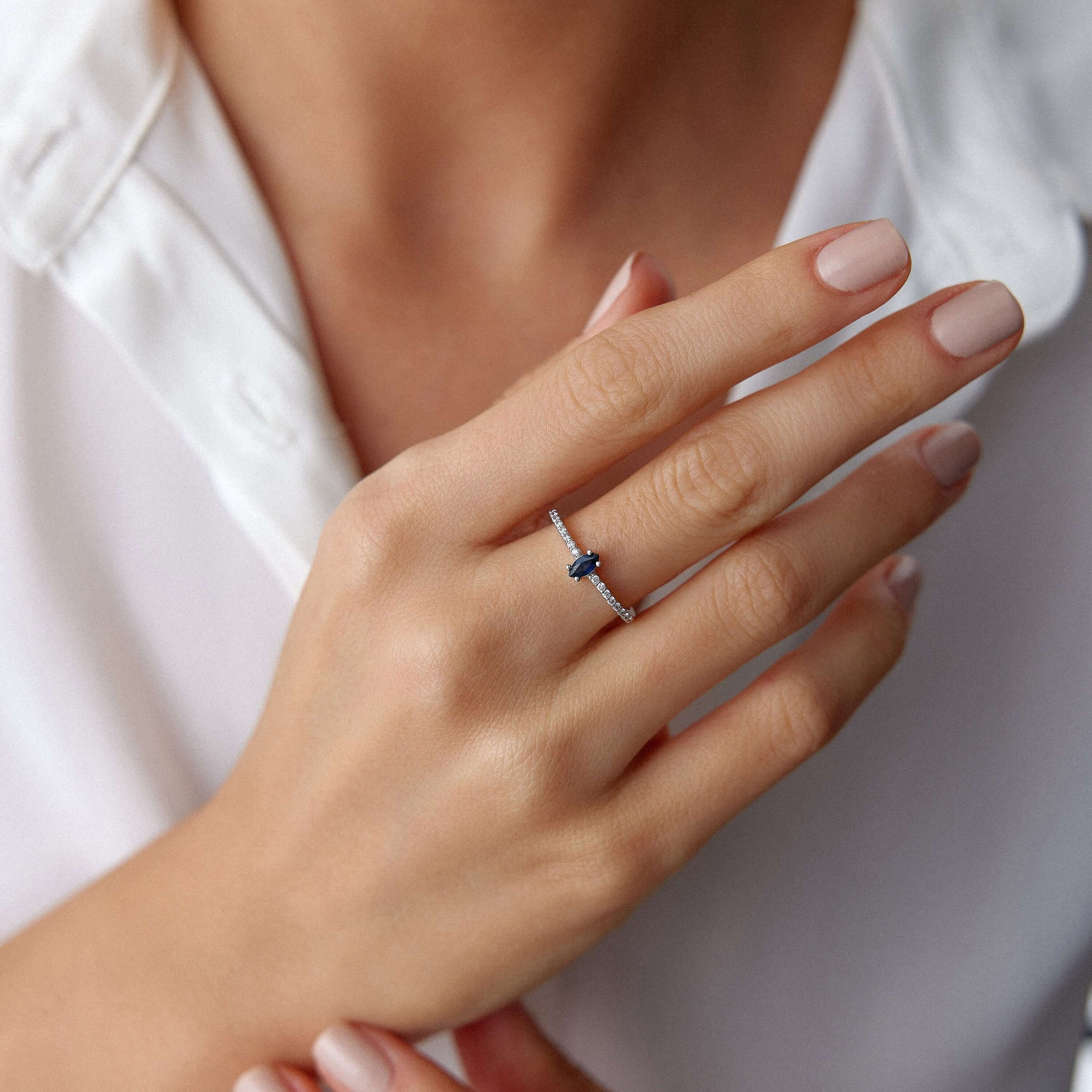 Markiz Kesim Safir ve Pırlanta Yarımtur Yüzük