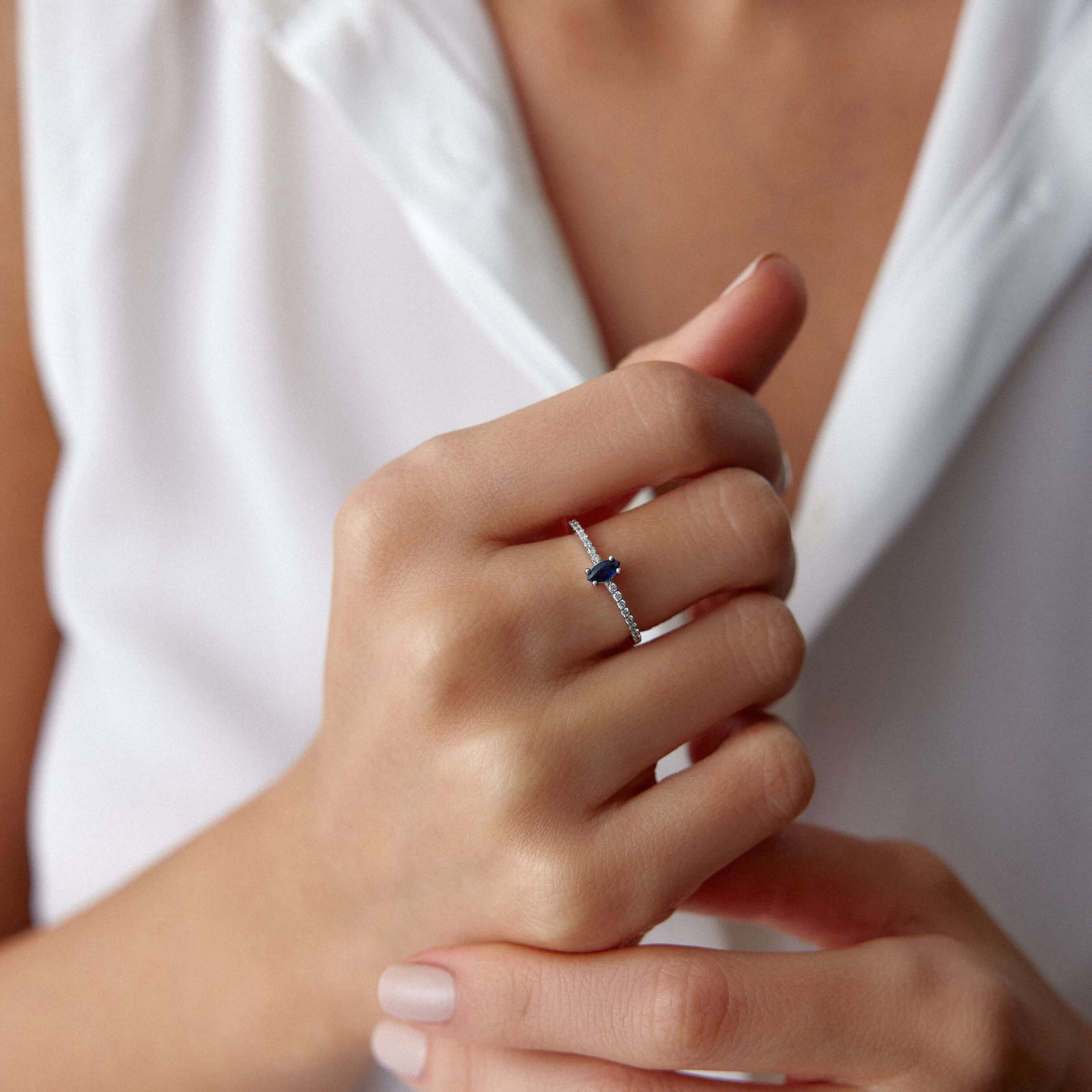 Markiz Kesim Safir ve Pırlanta Yarımtur Yüzük