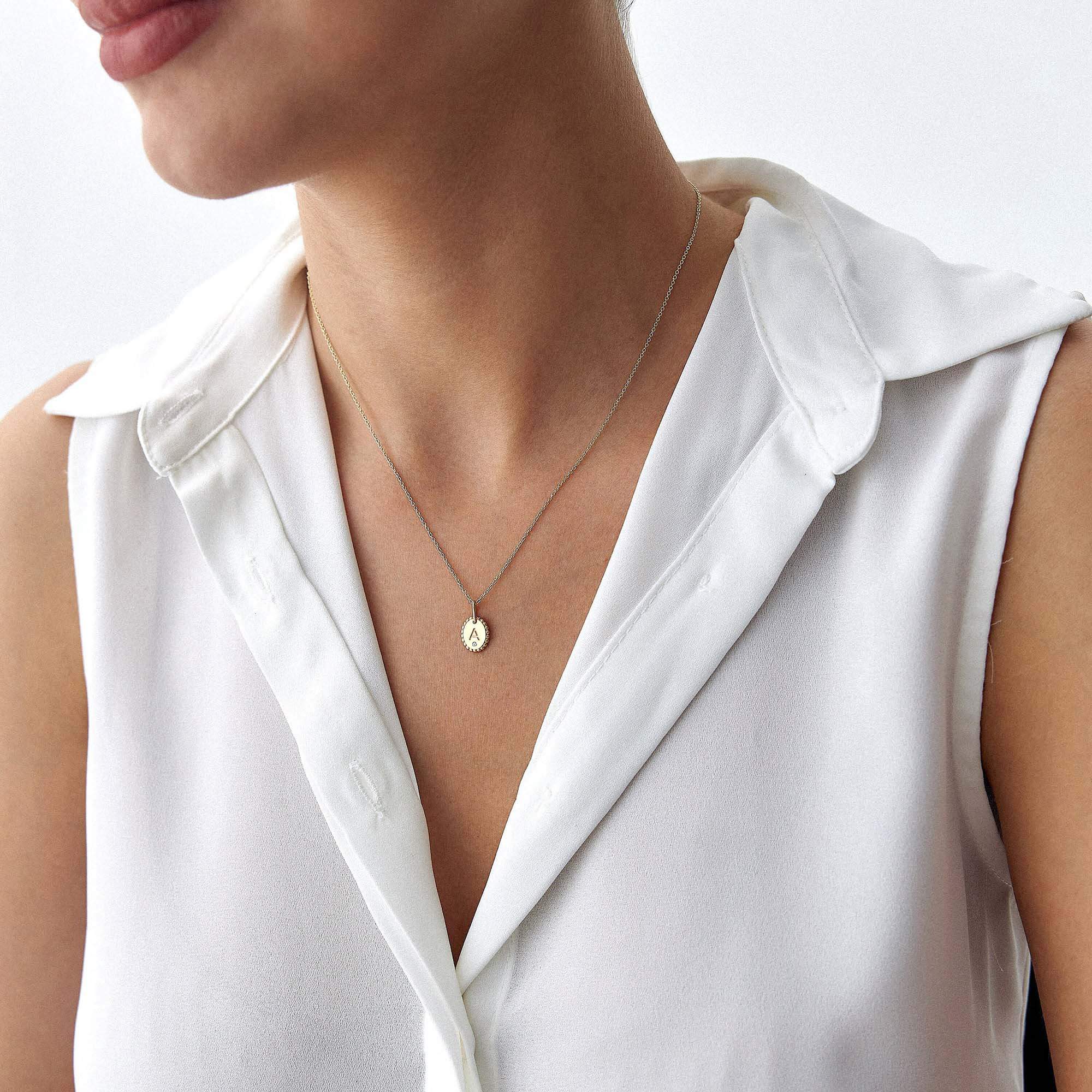 Minik Pırlanta Oval Harf Kolye