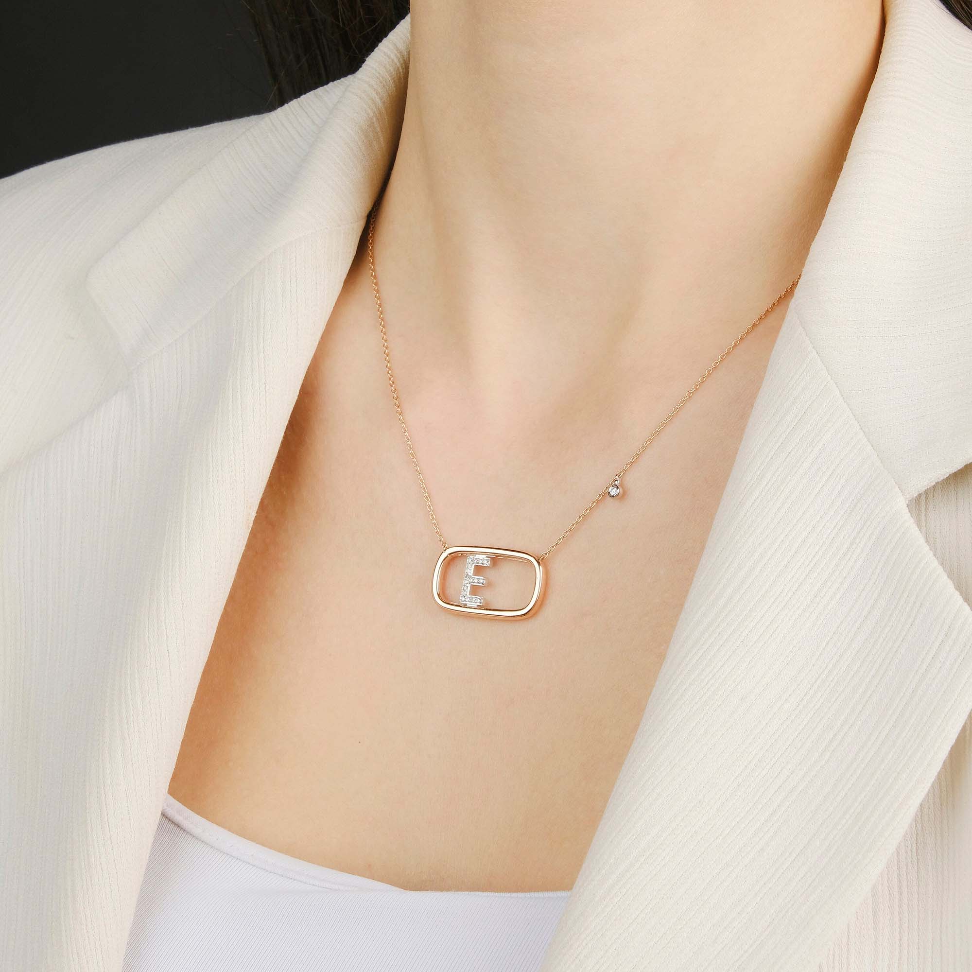 Hareketli Pırlanta Harf Kolye