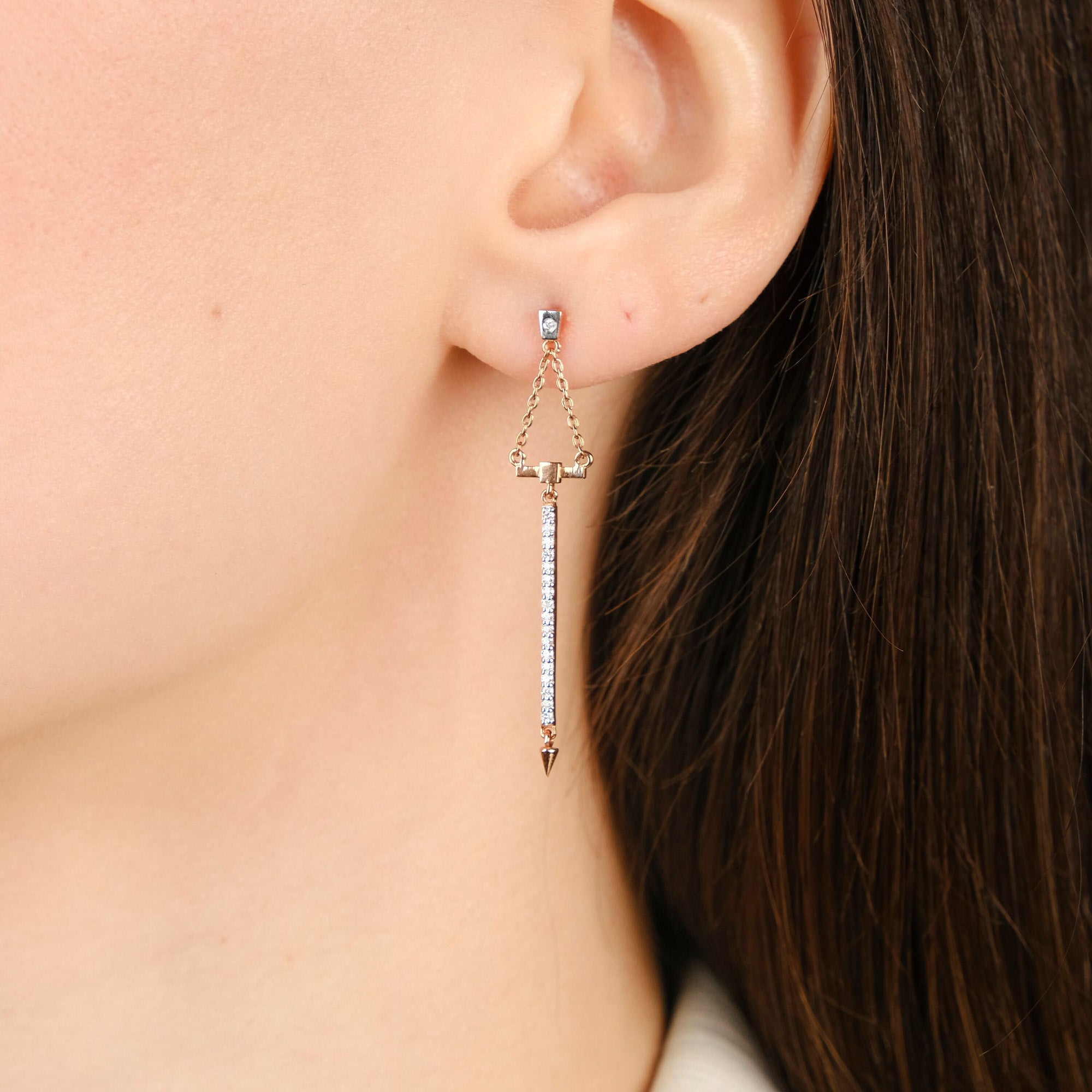 Tek Pırlanta Sallantılı Stud Küpe / Dangling Spike
